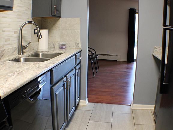5th image of 906 W Alleghany Dr APT 1A