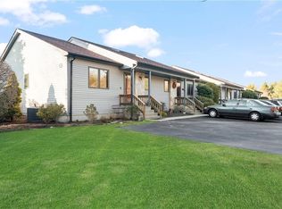 30 Acorn Ct APT G1, South Kingstown, RI 02879