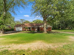 5165 Shimerville Rd, Clarence, NY 14031