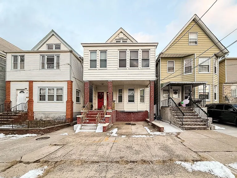 186 Avenue C #1 — Photo 1