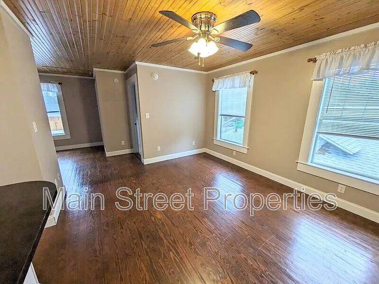 1705 N 17th Ave — Photo 8