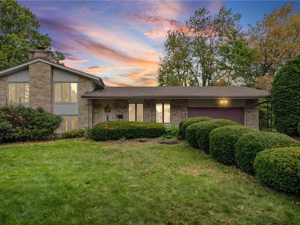 525 Fox Meadow Rd, Rochester, NY 14626