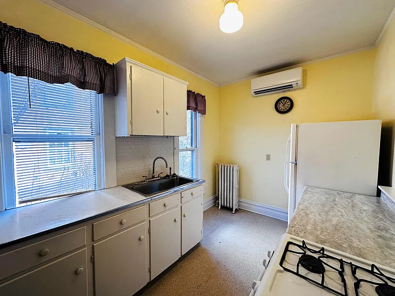 235 Kalorama St #C — Photo 15