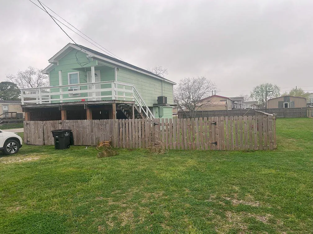 Front of House - 354 13th St