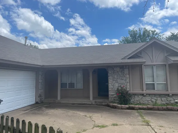 10832 E 26th Pl, Tulsa, OK 74129