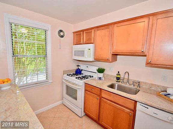 4th image of 6715 W Wakefield Dr APT B2