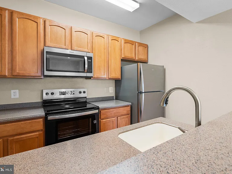 12151 Penderview Ln #2026 — Photo 8