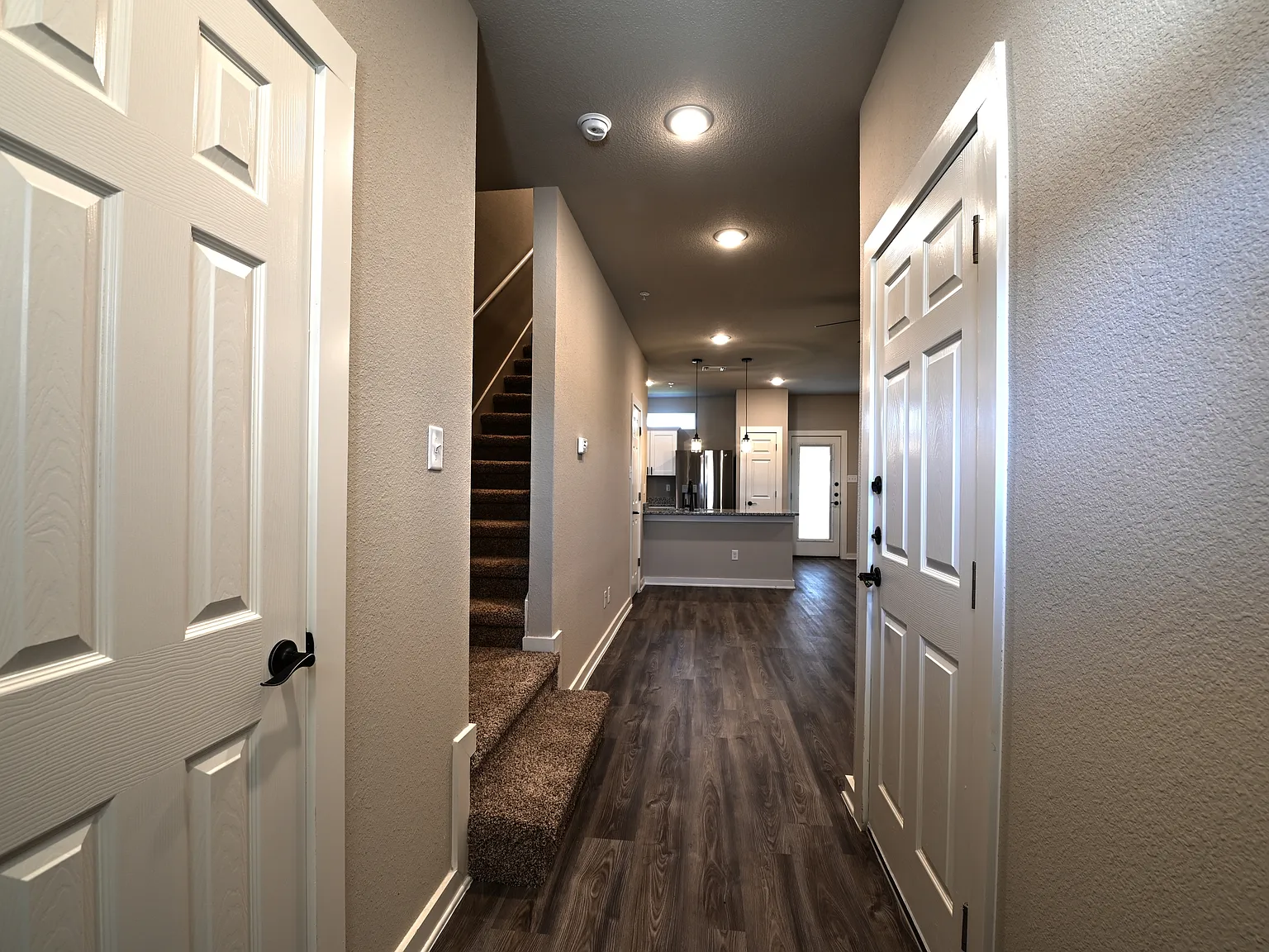 3 bed, 2.5 bath, 1362 sqft, $1,700 — Photo 3
