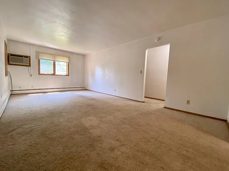 525 Oxford St #3 — Photo 2