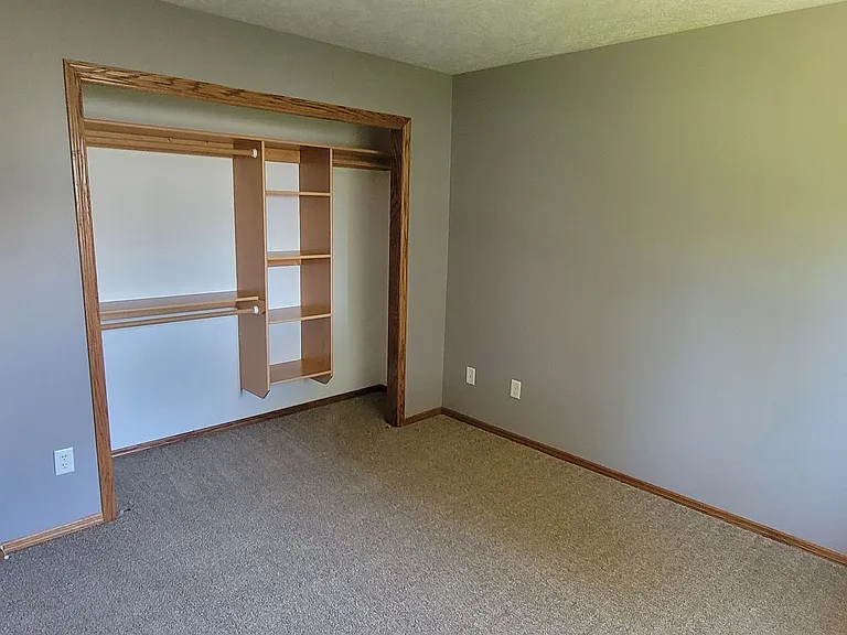 5006 S Baneberry Ave — Photo 9