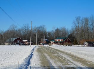 10 Oxbow Rd, Palmyra, ME 04965