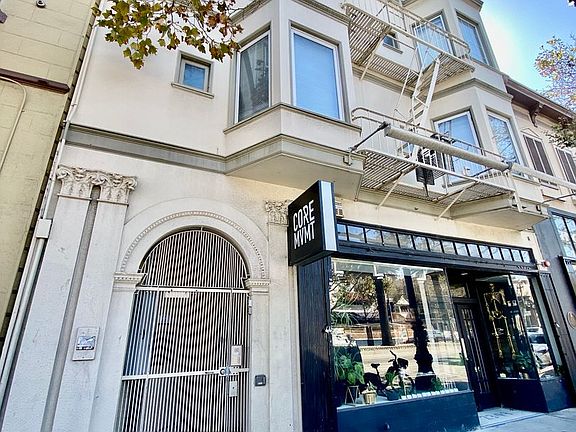 2nd image of 2347 Market St APT 1