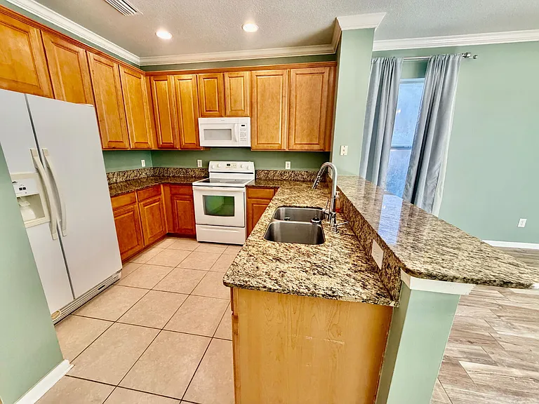 3654 Hartsfield Forest Cir — Photo 3