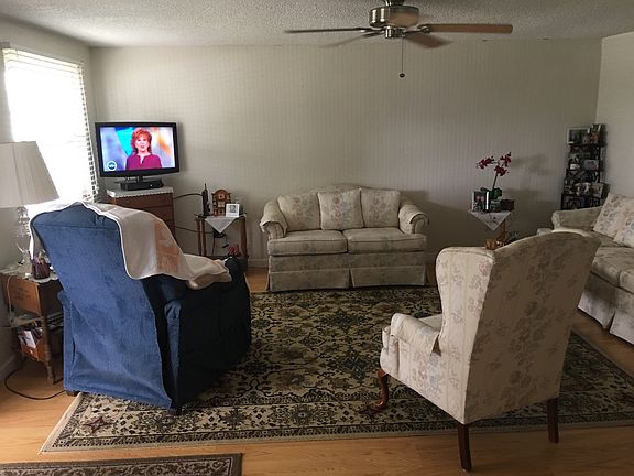 2nd image of 3711 Beechwood Dr