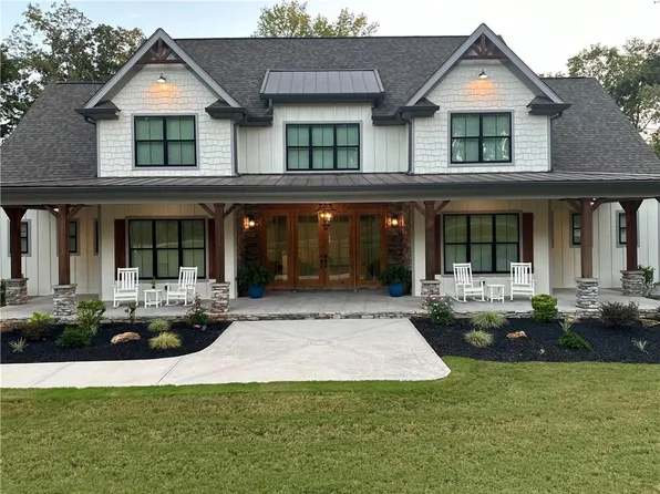 109 Forest Pointe Dr, Forsyth, GA 31029