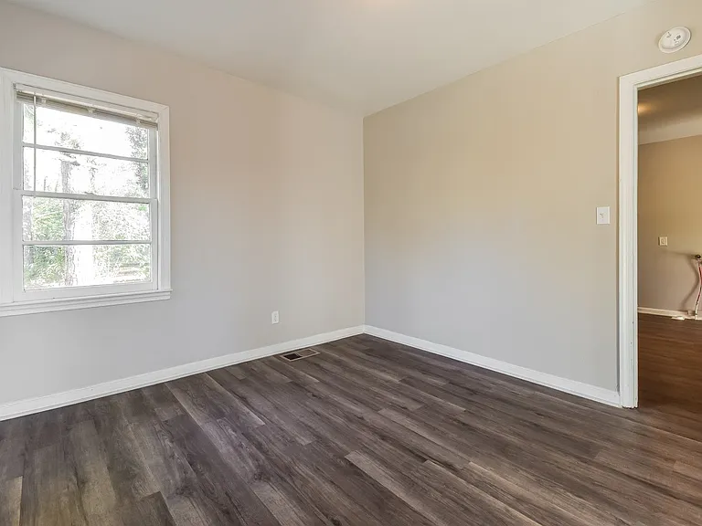 1038362_020_dining_room_13470347.jpg