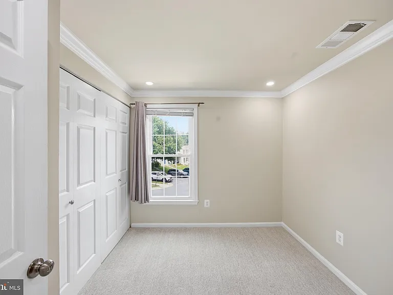 1935 Pohick Creek Ct — Photo 17
