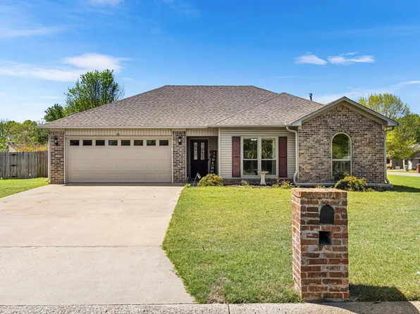 51 Magnolia Dr, Cabot, AR 72023