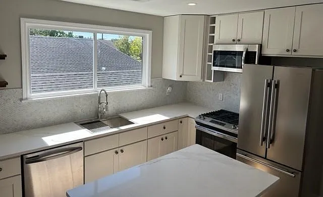 1820 Lowerline St — Photo 1