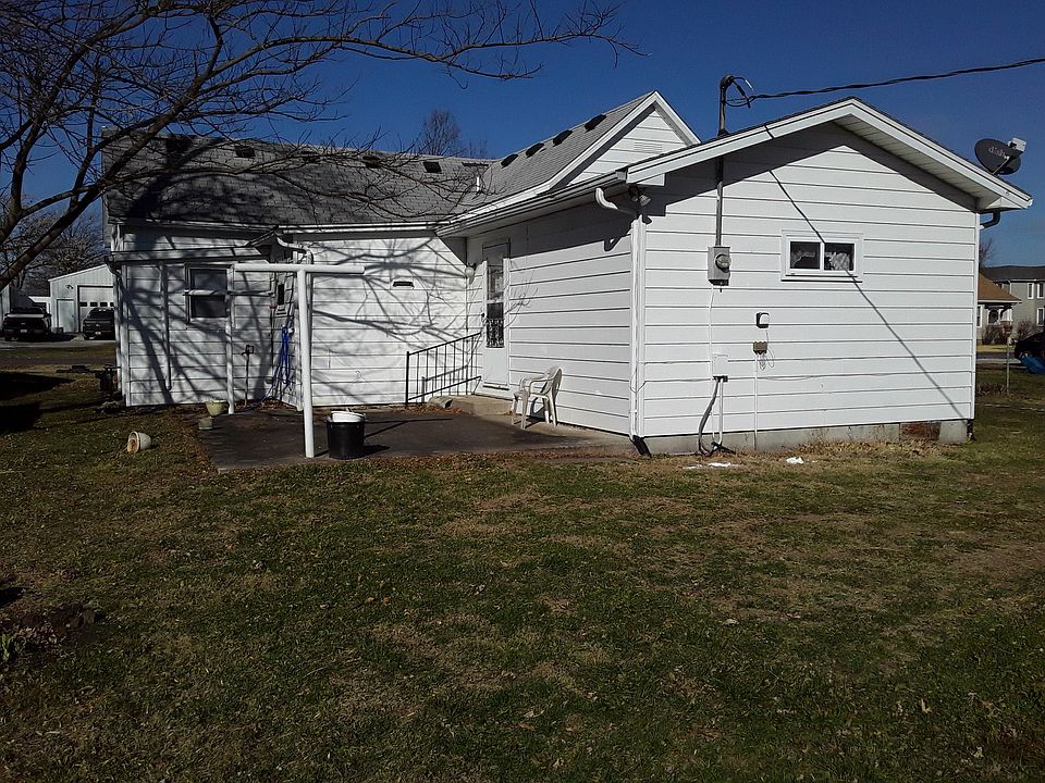 2nd image of 205 3rd St