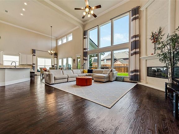 3rd image of 6023 Amalfi Dr