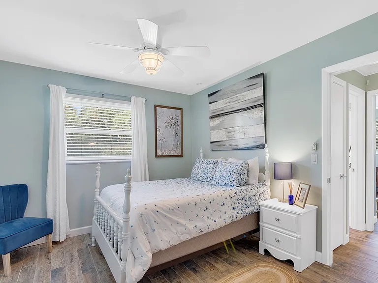 706 Iris Ln — Photo 19