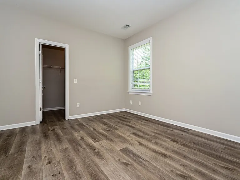 332 Southgate Dr — Photo 14