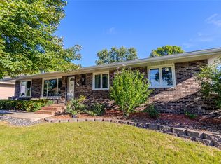 926 SE Uehlamar Dr, Ankeny, IA 50021