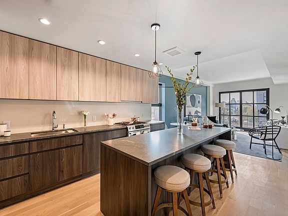 3rd image of 868 Lorimer St #2C