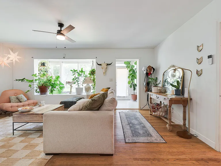 1131 Lombardy Rd — Photo 12
