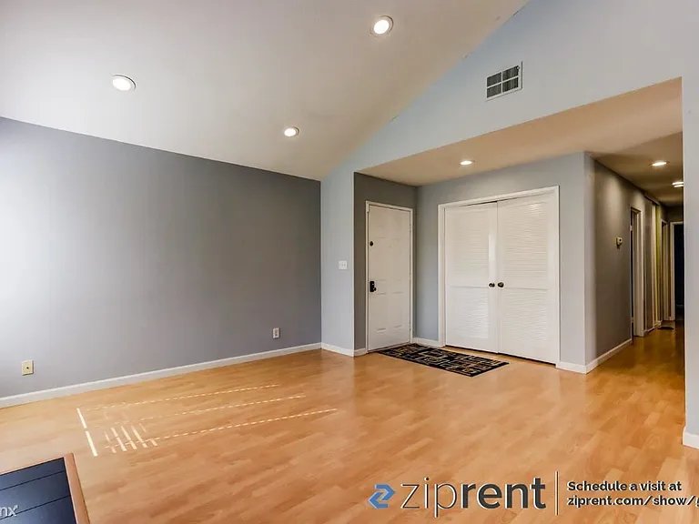 4548 Donalbain Cir — Photo 1