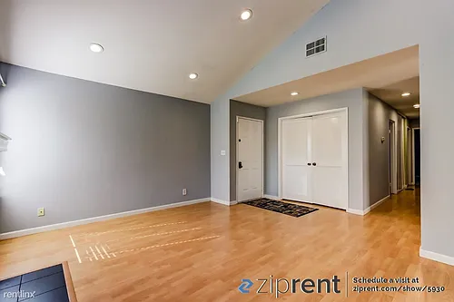 4548 Donalbain Cir Photo 1