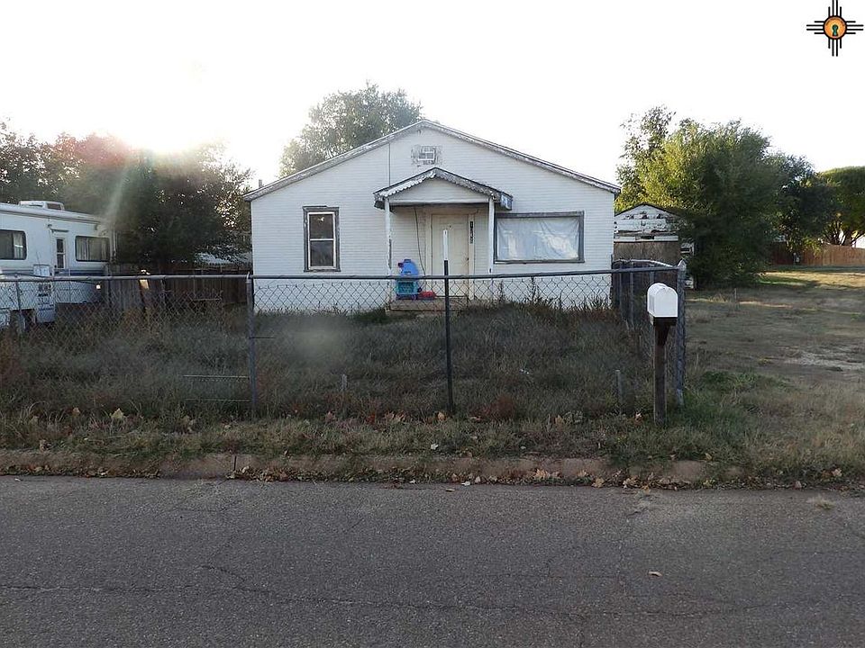 2nd image of 1016 Hickory St