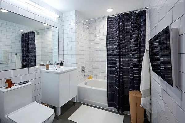 Rented by REAL New York | media 7