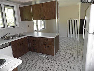 4th image of 3446 Lawton Ln