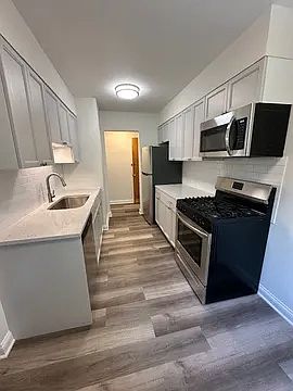 2nd image of 9009 Skokie Blvd APT 1A
