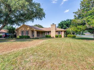 901 Juniper Pl, Lewisville, TX 75077