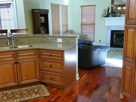 3rd image of 1001 Carmelton Dr
