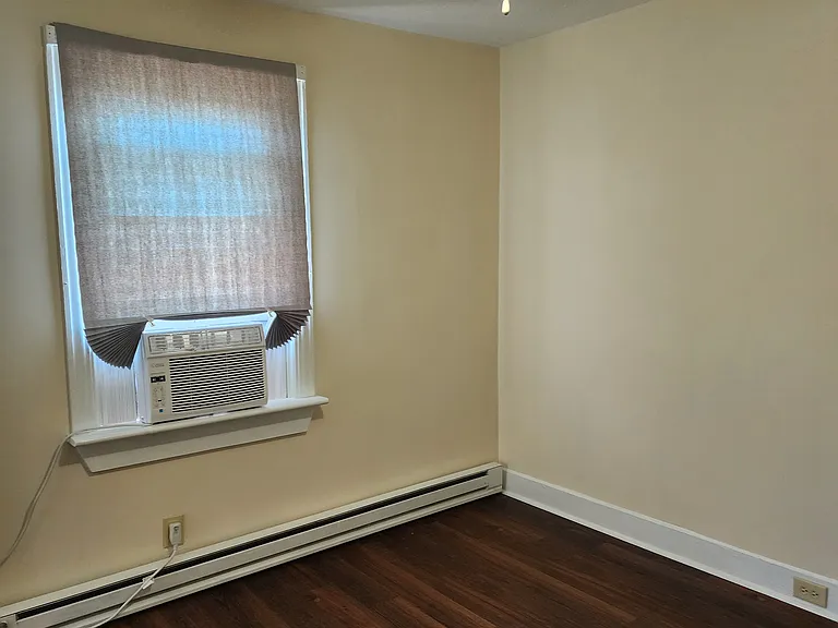 141 N Main St — Photo 16