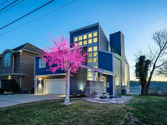 3rd image of 3021 Ononta Ave
