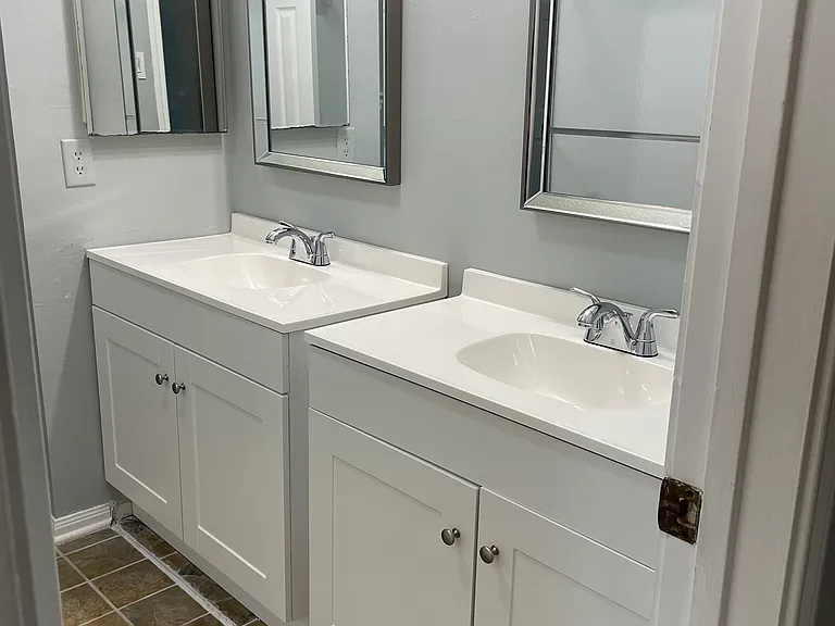 1401 Helmsley Dr — Photo 32