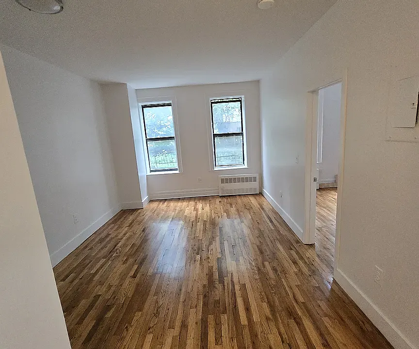 1332 Willoughby Ave #1C