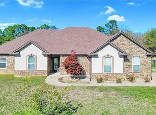 1291 Beaver Lake Dr, Texarkana, TX 75501
