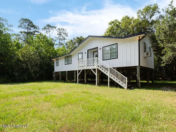 4103 Lake St, Bay Saint Louis, MS 39520