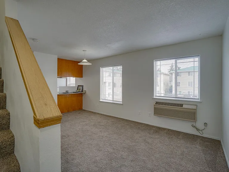 Beverly Rose Apartments — Photo 27