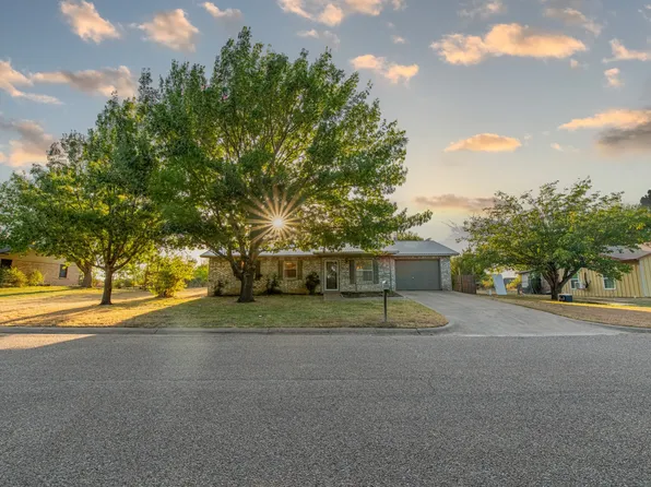 510 S Williams St, Hamilton, TX 76531