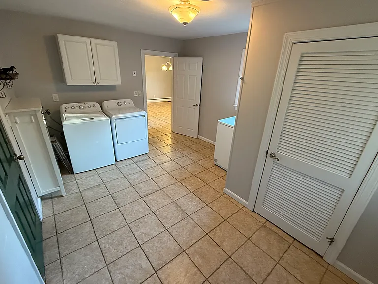 205 E McGinnis Cir — Photo 18