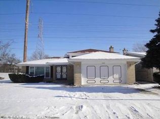 9519 Terminal Ave, Skokie, IL 60077