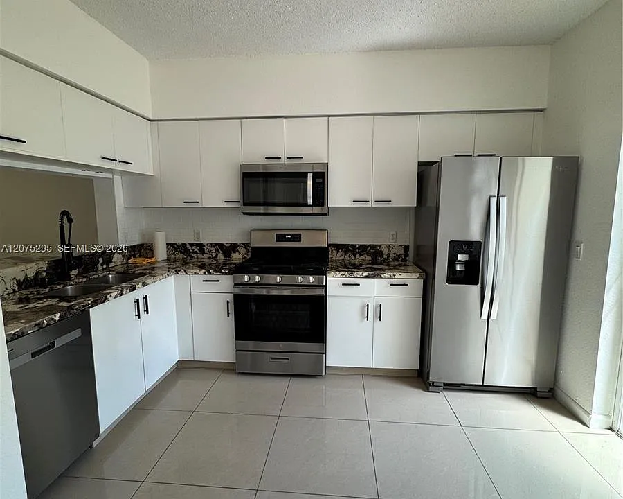 8207 San Carlos Cir #8207