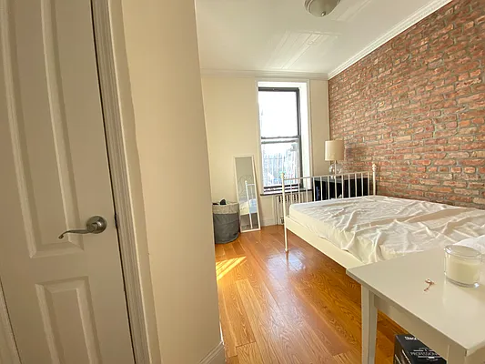 Rented by Oxford Property Group | media 8